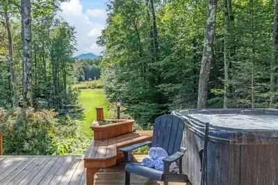 Image de Hot tub with stunning views!