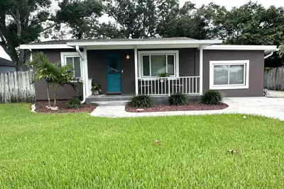 Image de Cozy Classic And Modern Home-Bbq Near Beach/Shops/Restaurants/Marina/Recreation!