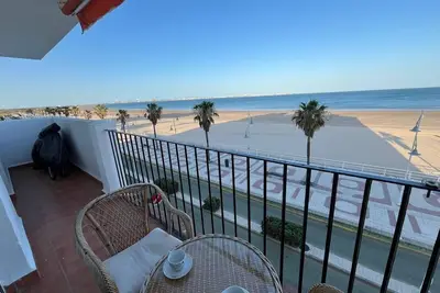 Image de Front line beach apartment in Puerto de Santa MarĂa (Cádiz)