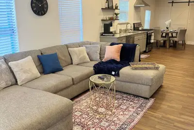 Image de Cozy 3bedroom home away from home with fitness equipment, WiFi in superb Dallas