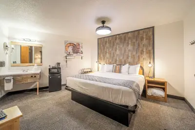 Image de 5-Hansen Inn & Cabins, Room, Single King, Ground Floor, Dog Friendly, No Smoking