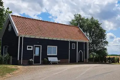 Studio Wijtvliet ~ Holiday home in a rural location surrounded by greenery ~