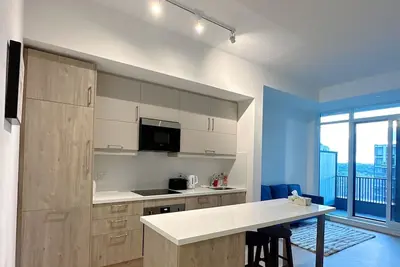 Image de Chic 2-bedroom apartment room, free parking in Downtown Markham