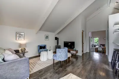 Image de Bright, Airy, Tranquil Boulder Home-Away