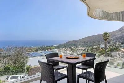 Image de Vista Maris - Luxury Apt in Camps Bay with pool