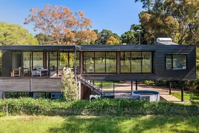 Image de Heated Plunge Pool and Tennis Court - Flinders