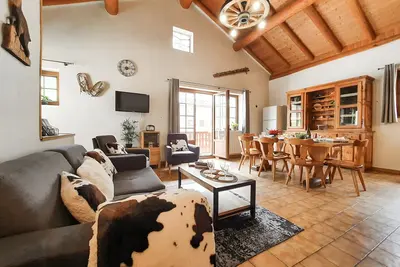 Image de Chalet \"Eterlou\" avec vue sur les montagnes, balcon et Wi-Fi