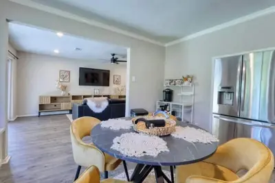 Image de Modern & Family-Friendly Retreat near Downtown