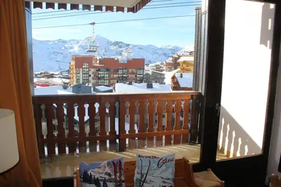 Image de Val Thorens appartement au pied des pistes au centre du village