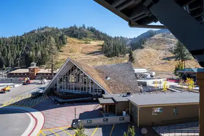 Image de Mountain Facing Ski-In/Ski-Out Top Floor 1 Bedroom Condo