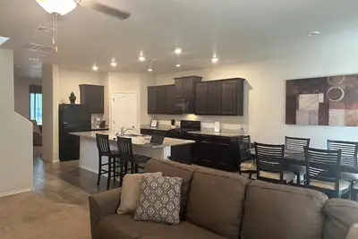Image de Welcome to Acquiescent Home! 5 bedrooms 3 bath 3 living areas in Rio Rancho, Nm