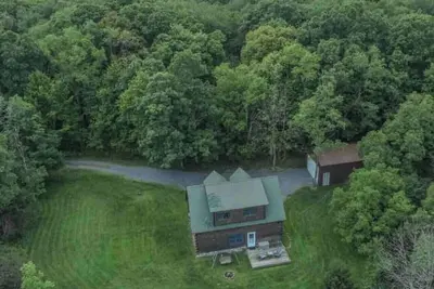 Image de Secluded Log Home Deep Creek Lake Hot Tub Pets! Romantic Getaway Vacation Rental