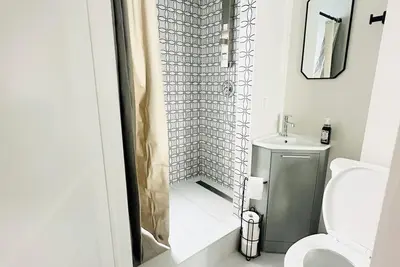 Image de Hotel style private main level if townhome