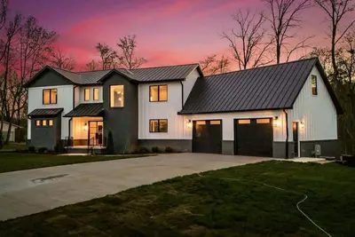 Image de Luxurious Lakefront Retreat in Kingston