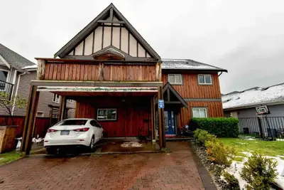 Image de Western Cedar Suite with Great Central Location\n\n