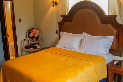Image de Experience peace: Spacious room.