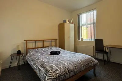 Image de Double Bedroom in a modern apartment located close to city center.