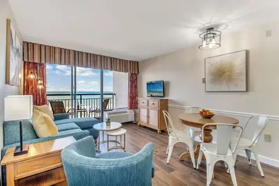 Image de Updated Oceanfront Suite w/ Breathtaking Views!