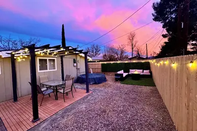 Image de Charming Pet-Friendly 3-Bedroom Home w Outdoor Oasis, 1. 4 mi to Old Town!