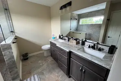 Image de Newly built Luxury Mountain Chalet home offering spacious & comfortable living!