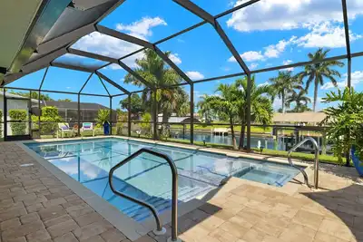 Image de Villa Paradise Cove - New Listing! Elec-Heated Pool w/spa on Gulf Access w/ dock - Swfl Rentals