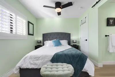 Charming Home in Phoenix with reliable WiFi!