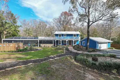 Image de Spacious Riverhouse with views, pool, jacuzzi, and near Rainbow River