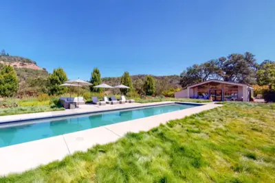 Image de Stunning Modern Sonoma Wine Country Studio with 60' Lap Pool