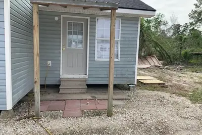 2 Bedroom Duplex - 1016 Kim St #2