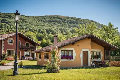 Image de Maison de campagne \"Casa Marta\" avec vue sur les montagnes, terrasse privée et Wi-Fi