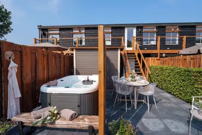 Image de Hébergement de luxe avec sauna et bain