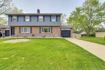Image de 11 Mi to Dtwn Columbus: Family Home w/ Fire Pit!