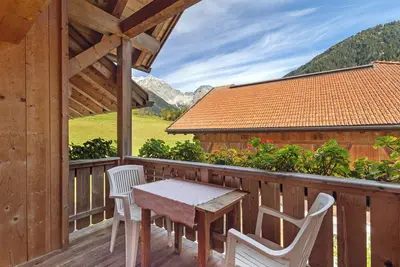 Image de Ferme 'Inneroswalderhof Appartement 1' avec vue sur la montagne, jardin partagé et Wi-Fi