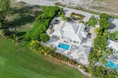 Image de Starfish House - The Perfect Golf & Beach Getaway in Grace Bay