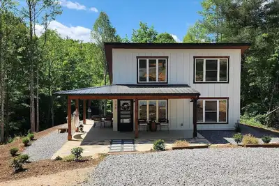 Image de Nook by the Brook- Secluded Luxury Mountain Getaway/ Creek / Fire pit/5 Min Lake