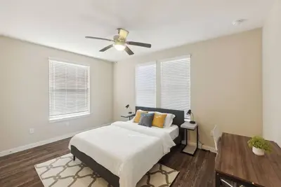 Image de Cullen 4202 I New Construction 2Bd Apt I Gated