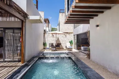 Image de Luxe villa with private pools, roof terrace, 5 TVs