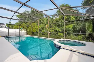 Image de Pool House with Game Room Close to Disney