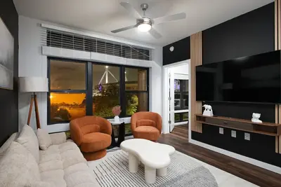 Image de Elegant 2br w/ Gym, Parking Near Rvrwalk & Dome
