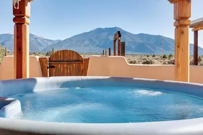 Image de Casa Linda - Home with Covered Patio, Hot Tub, and Outdoor Dining
