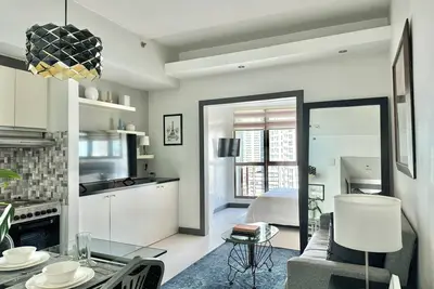Image de Kl Tower Spacious Parkview 1br w/ Balcony near Greenbelt Mall Makati