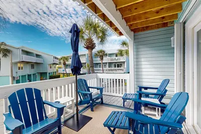 Image de Gorgeous coastal townhome, patio, balcony and community Heated pool