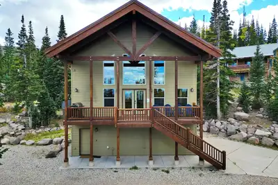 Image de Aspen Lodge Cabin – Luxury Cabin Sleeps 25!