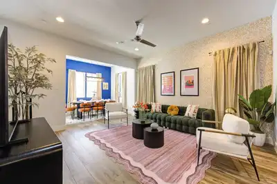 Image de 4bd Home - Movie Nights - 6 Mins Houston Heights