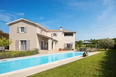 Image de New! Villa Corinne with 42 m2 pool, sauna, family, bbq