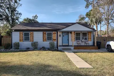 Image de Charming 3-bedroom house in lovely Pensacola. 15 minutes to beaches