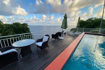 Image de The Oasis w/ private beach & great view #432211004