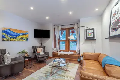 Image de It's Snowing! ! Local Luxury-Telluride 3b+loft/3. 5Bth Location, Mountain Luxe