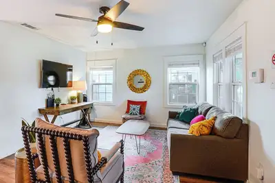 Image de Chic Home ~ 2 Mi to Ttu w/ Grill & Yard in Lubbock