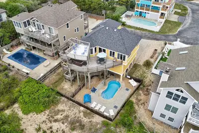 Image de 100ft to Beach! Ocean Views! Pool, Hot Tub, Slps 12
